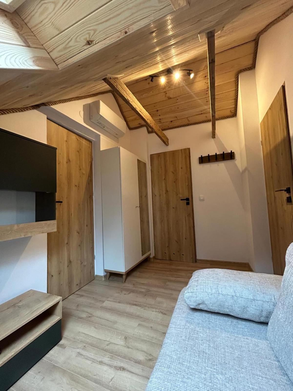 Hotel Poloninka Ustrzyki Górne Esterno foto