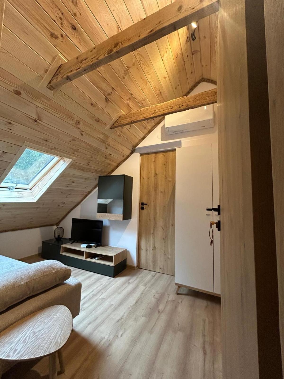 Hotel Poloninka Ustrzyki Górne Esterno foto