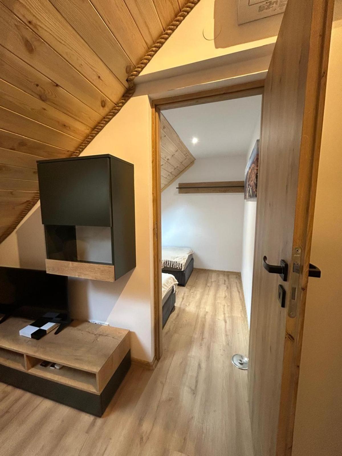 Hotel Poloninka Ustrzyki Górne Esterno foto