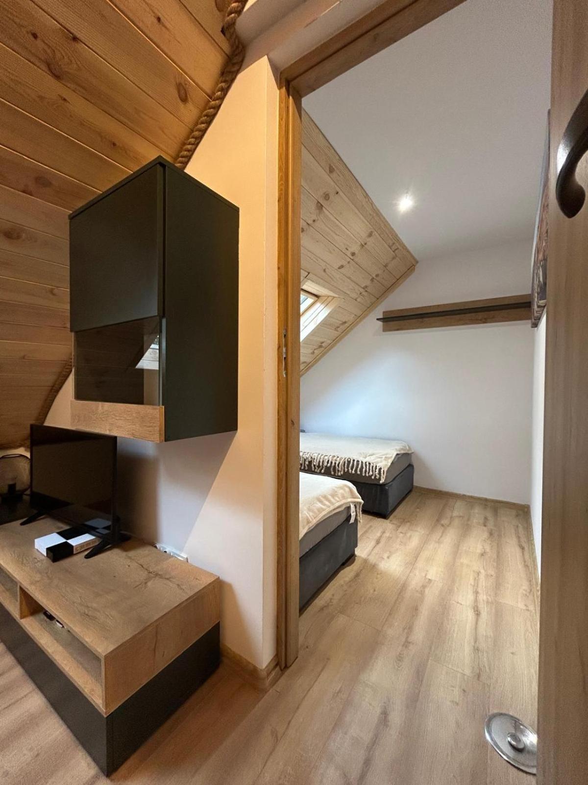 Hotel Poloninka Ustrzyki Górne Esterno foto